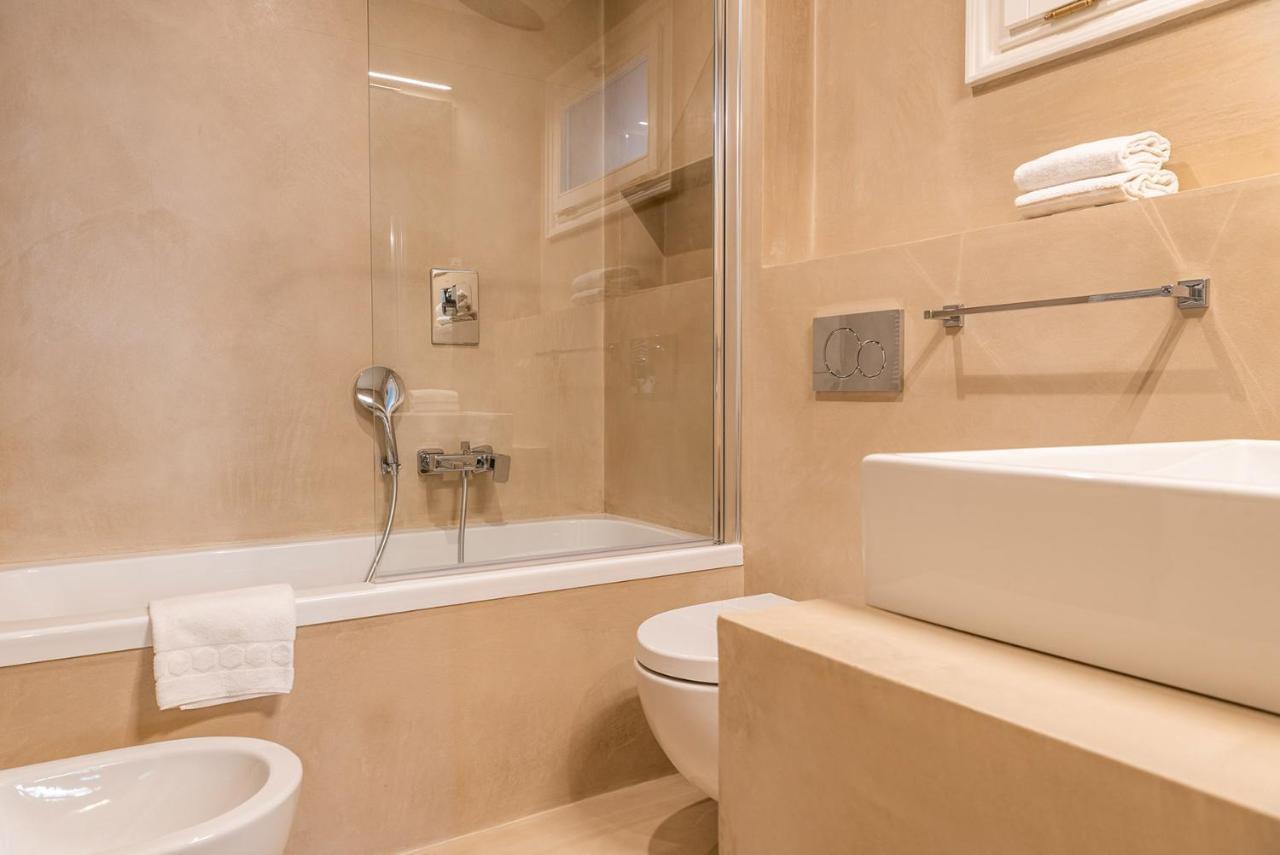 Two-Bedroom Apartment,1319927992:JPEG